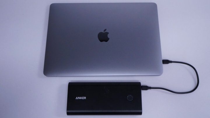 MacBook Airとモバイルバッテリー