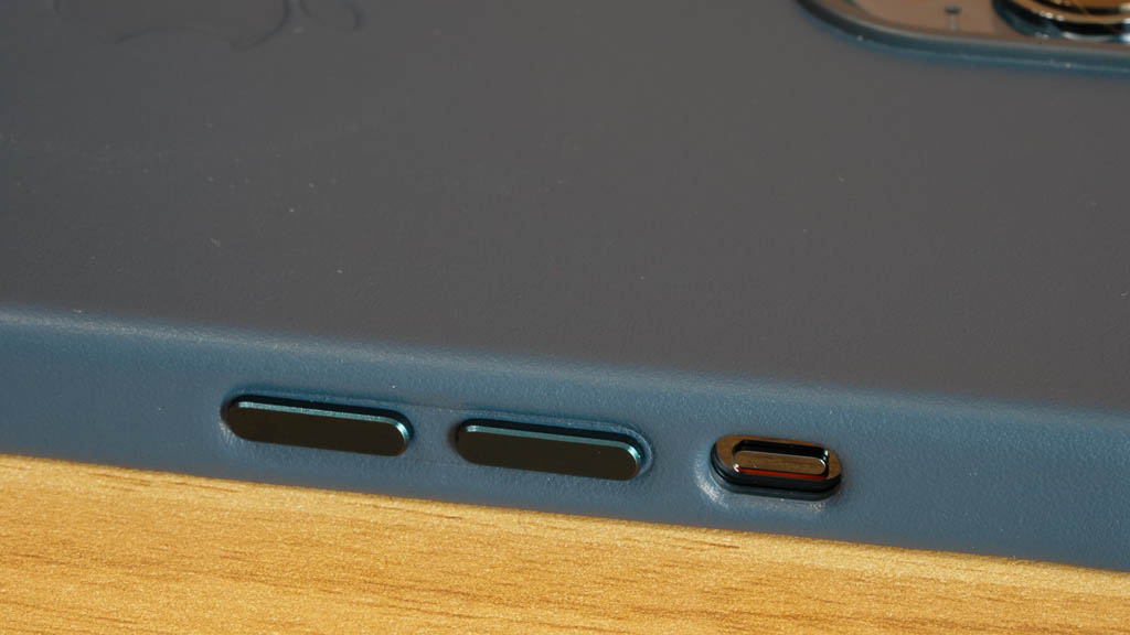 MagSafe対応iPhone 12 Pro Max サイドボタン