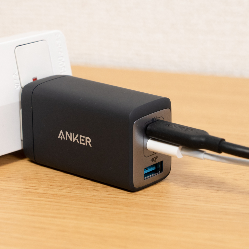 【Anker】PowerPort III 3-Port 65W PodでMacBookとiPhoneを充電2