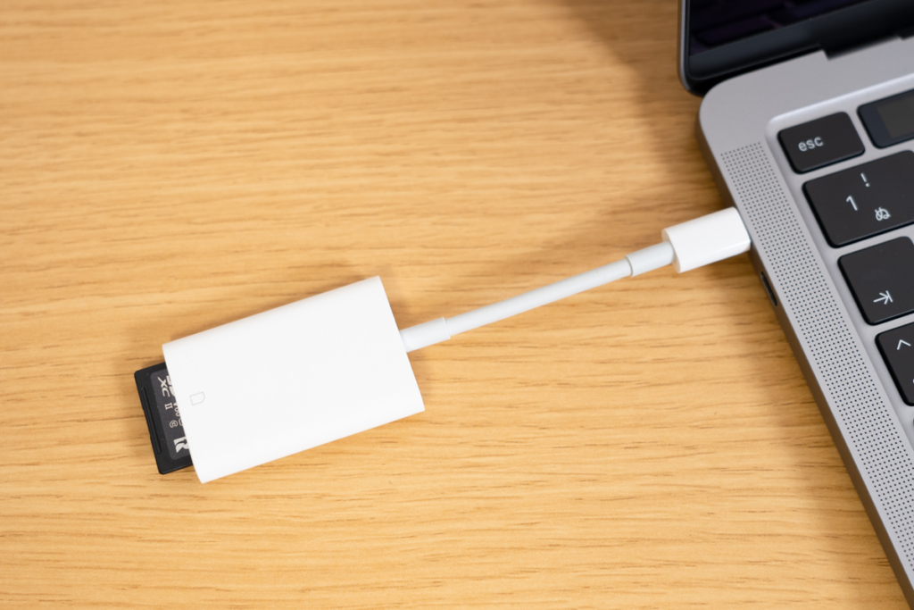 【Apple】USB-C - SDカードリーダーの使用