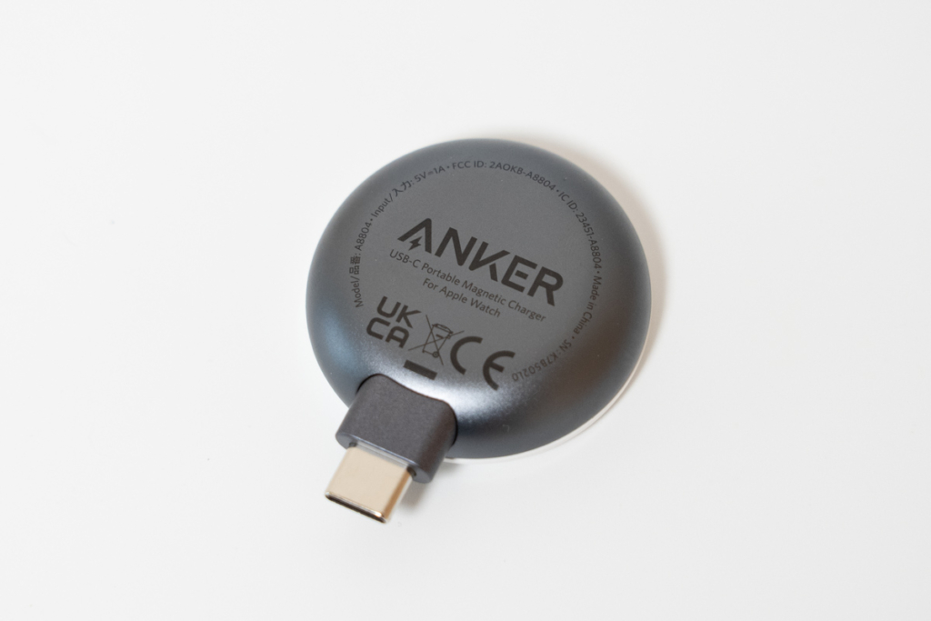 裏面（Anker Portable Magnetic Charger for Apple Watch）