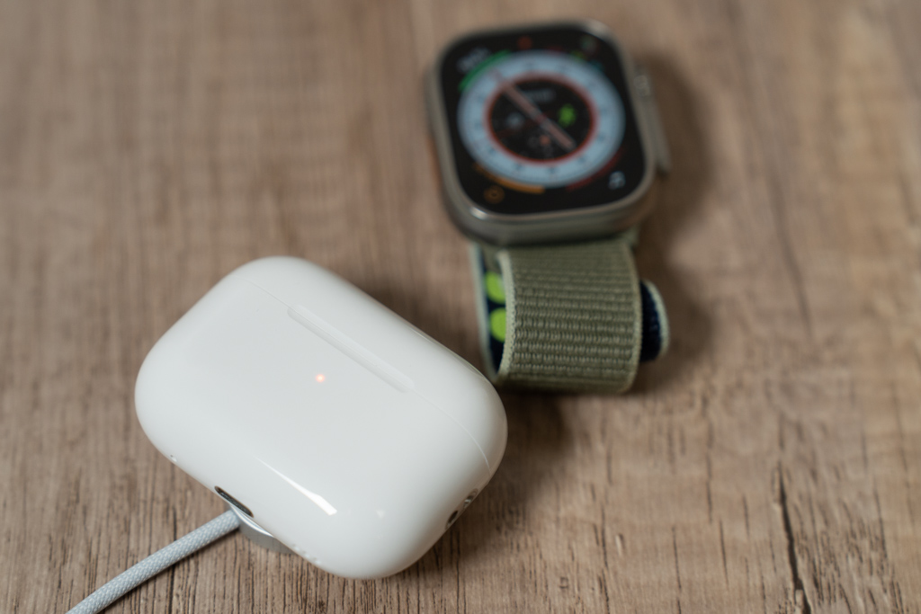 AirPods Pro（第2世代）をApple Watch磁気充電ケーブルで充電