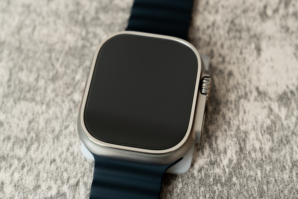 Apple Watch UltraにTPUフィルム貼り付け完了