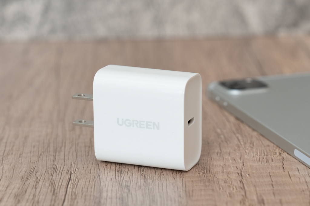 UGREE(ユーグリーン)の20W USB-C充電器