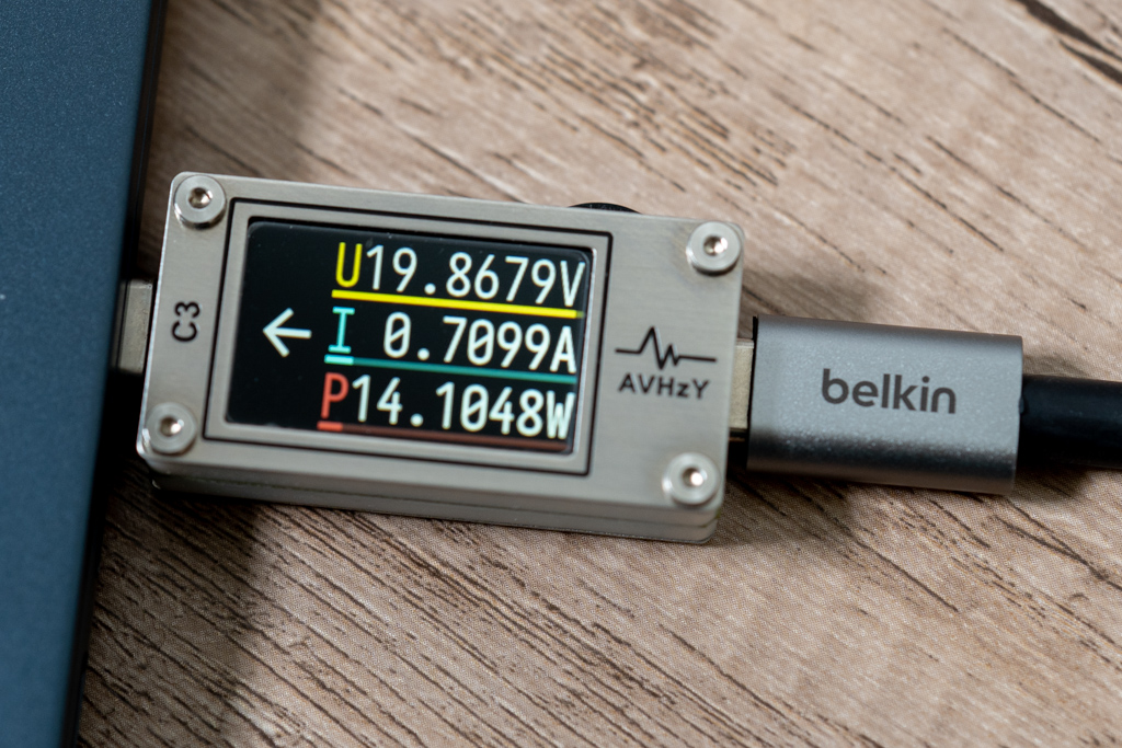 Belkin 7in1 USB-Cハブ パススルー充電時の出力2