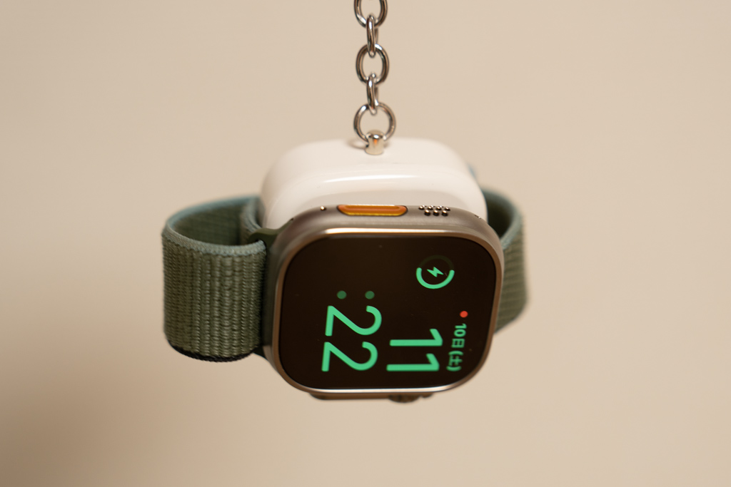 Apple Watch Ultraがぶら下がるほどの磁力