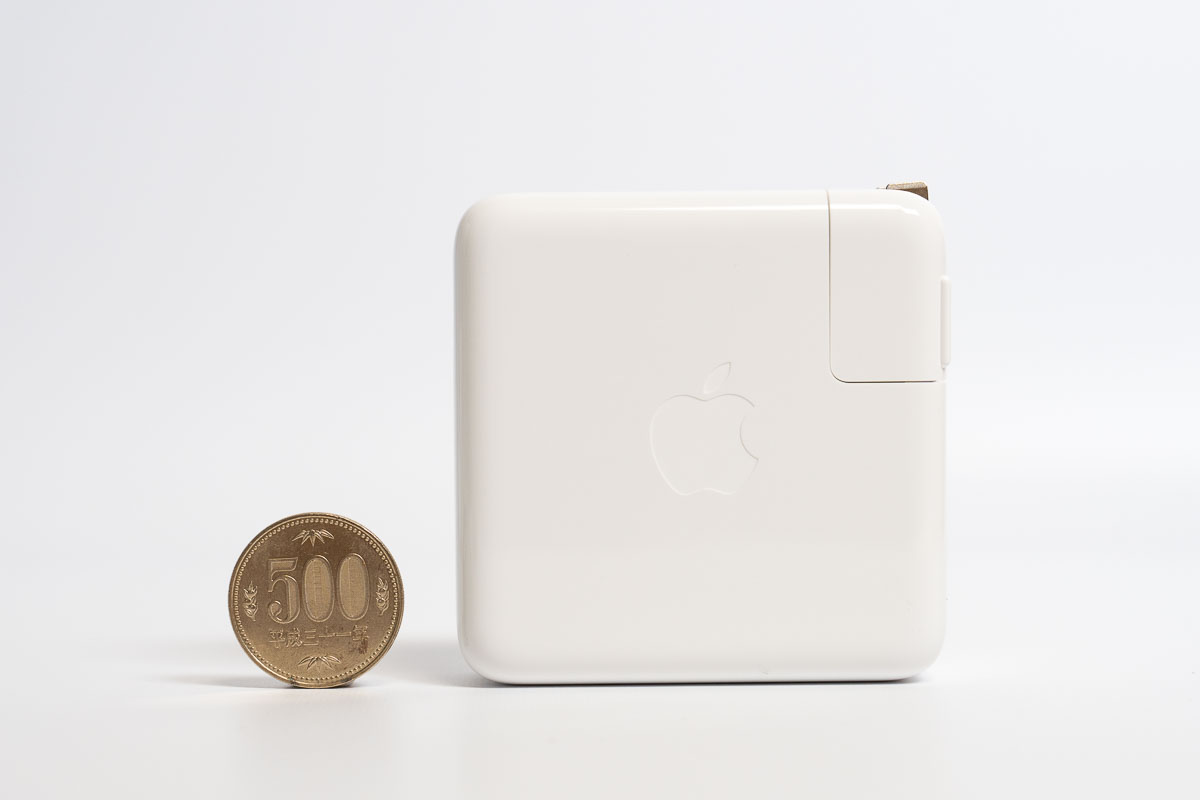 Apple 67W USB-C電源アダプタのサイズ1