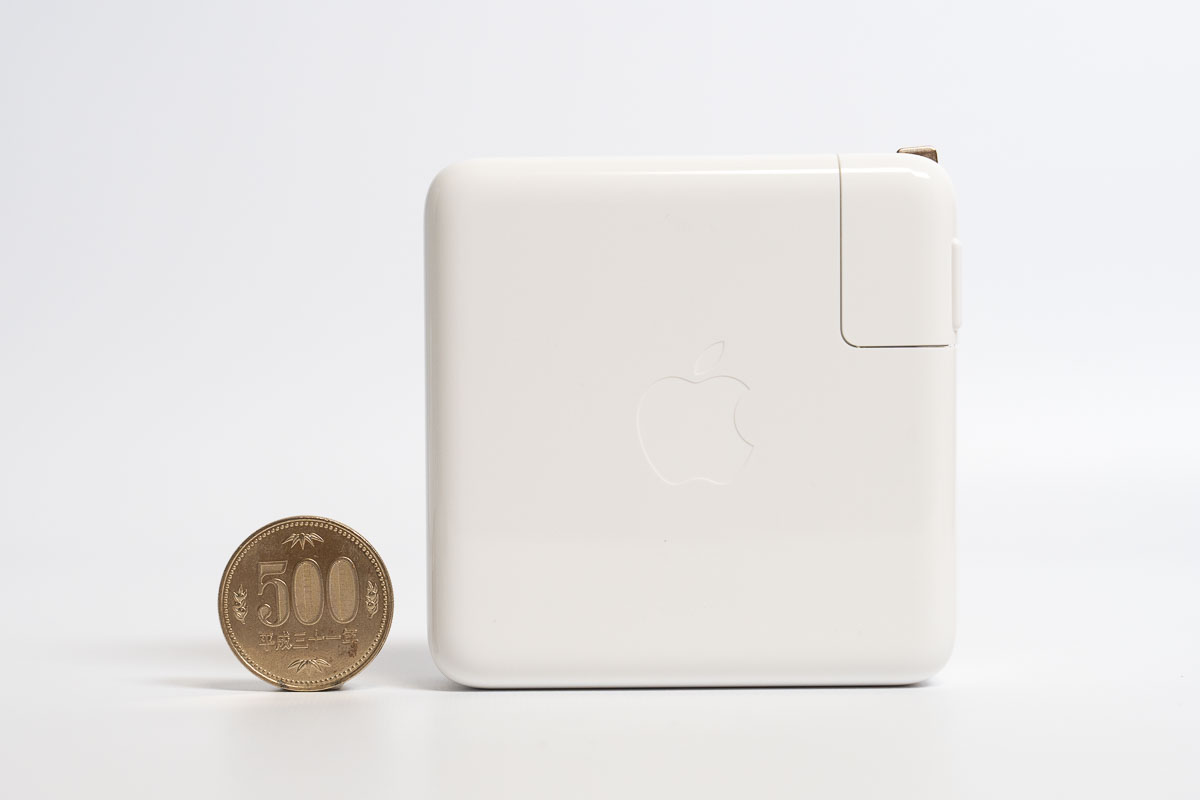 Apple 96W USB-C電源アダプタのサイズ1