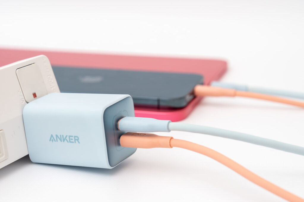 Anker 523 Chargerで2ポート同時使用