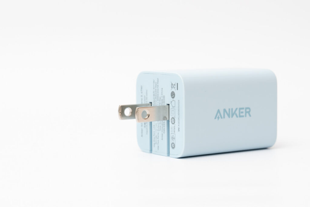 Anker 523 Chargerの折りたたみ式プラグ