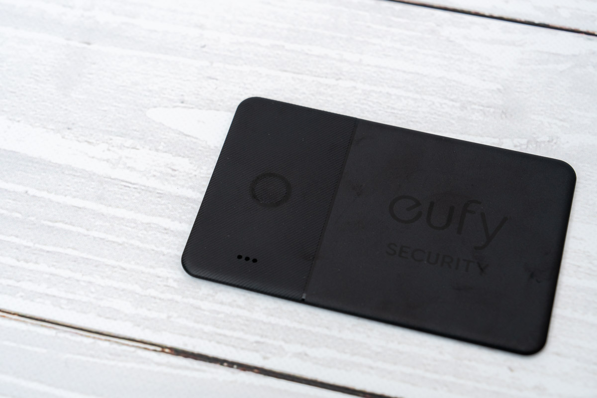 Eufy Security SmartTrack Cardのボタン