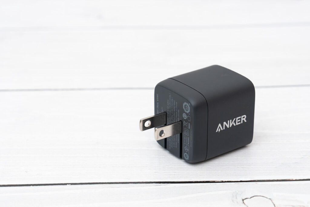 Anker 313 Charger (Ace, 45W)の折りたたみ式プラグ