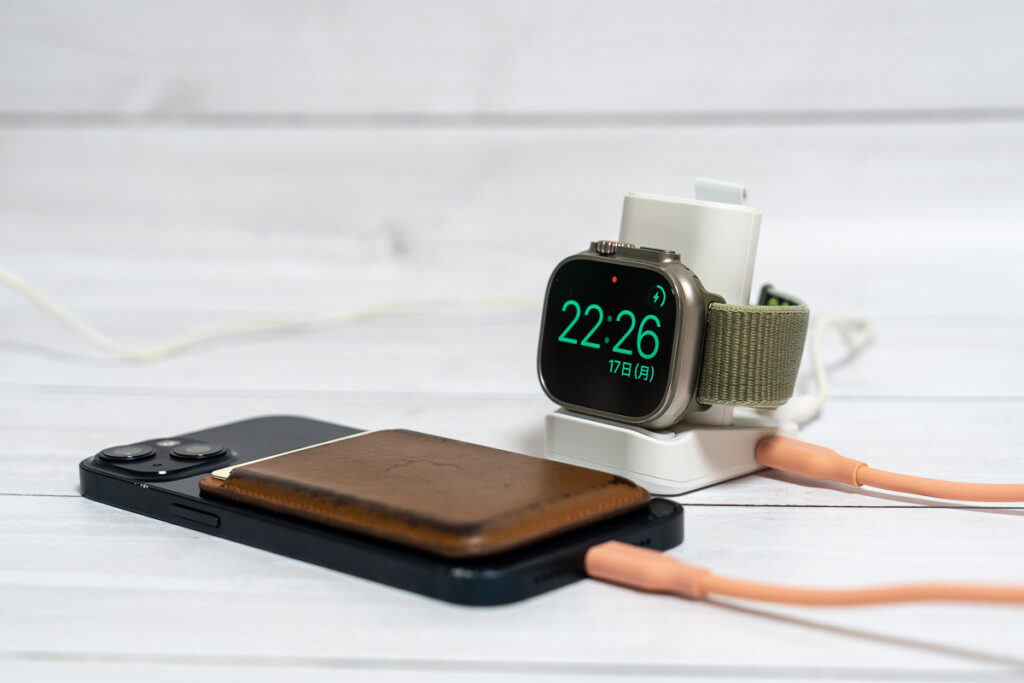 Apple Watchと iPhoneを同時充電