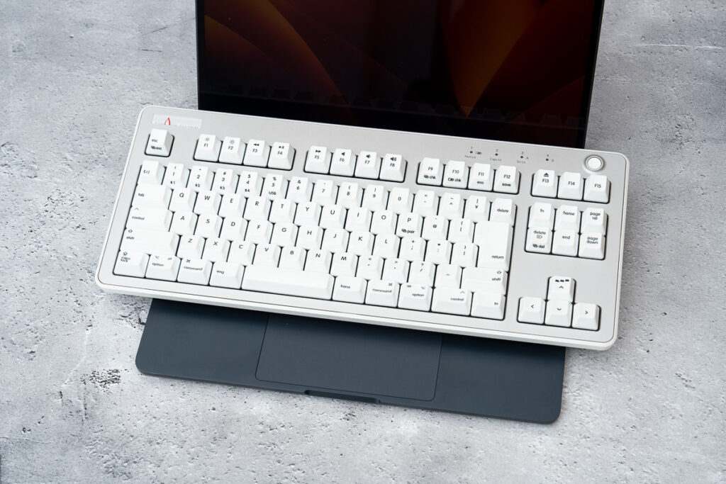 REALFORCE R3キーボード（TKL）とMacで尊師スタイル