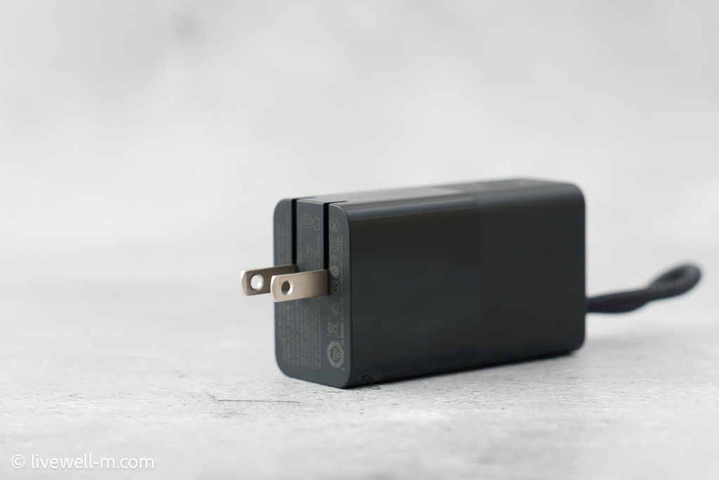 Anker 511 Power Bank (PowerCore Fusion 30W)の折りたたみ式プラグ