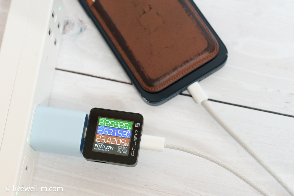 Anker 511 Charger (Nano 3, 30W)でiPhone 13を充電中のワット数