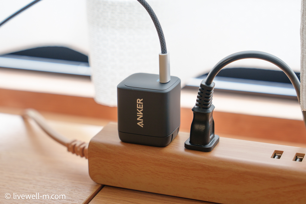 Anker 313 Charger (Ace, 45W)を電源タップに接続