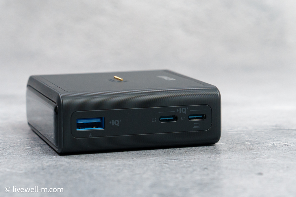 Anker Charging Base (100W) for Anker Prime Power BankのUSBポート