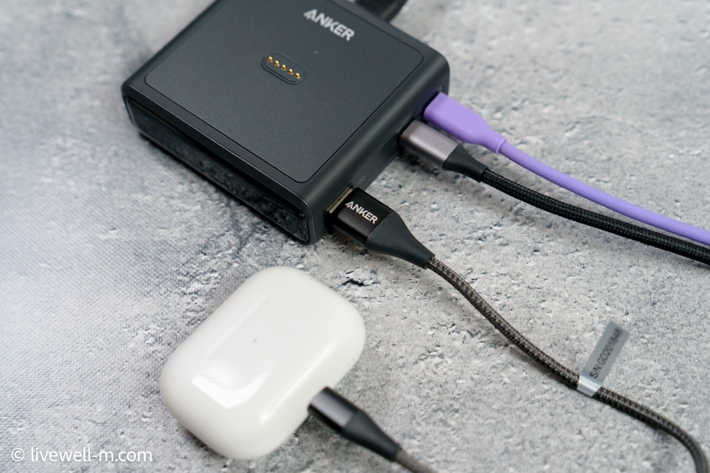 Anker Charging Base (100W) for Anker Prime Power BankのUSB-AポートでAirPods（第3世代）を充電