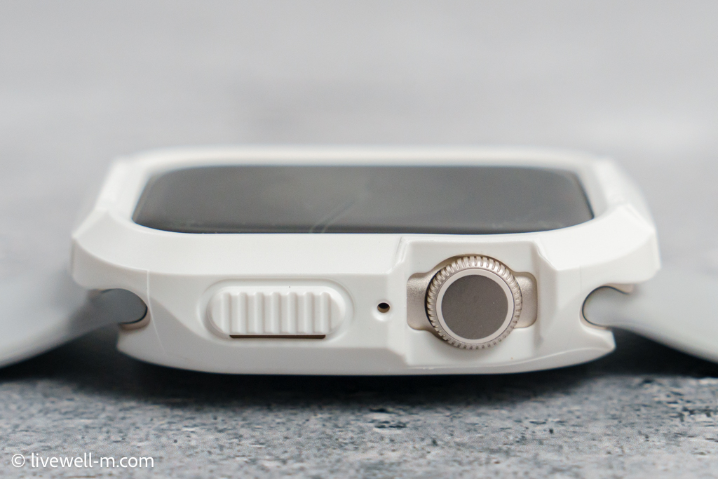Spigen Apple Watchカバー ラギッド・アーマーのサイズ感1