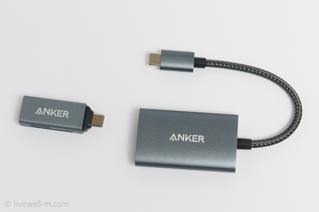 Anker USB-C PowerExpand 2-in-1 SD 4.0 カードリーダーとAnker USB-C 2-in-1 カードリーダーのサイズ比較