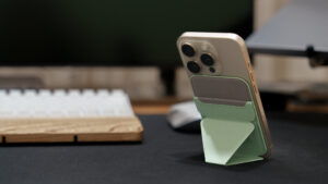 MOFT Snap-Onスマホスタンド(MOVAS耐久強化版)をレビュー｜MagSafe対応でiPhone 15にくっつく便利スタンド