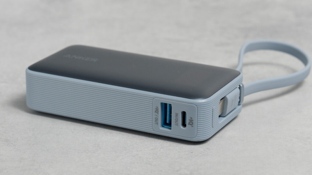 Anker Nano Power Bank (30W, Built-In USB-C Cable)のUSBポート