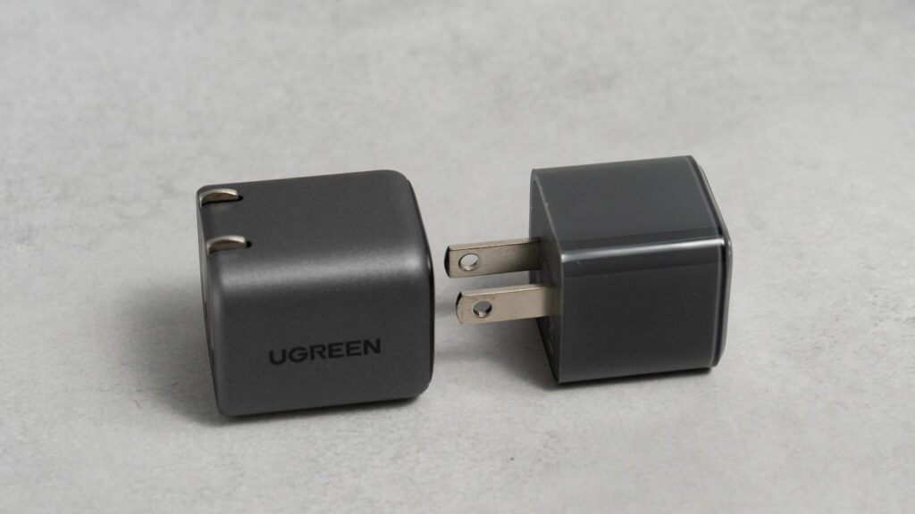 UGREEN Nexode Mini 20WとAnker Nano Charger (20W)のサイズ比較
