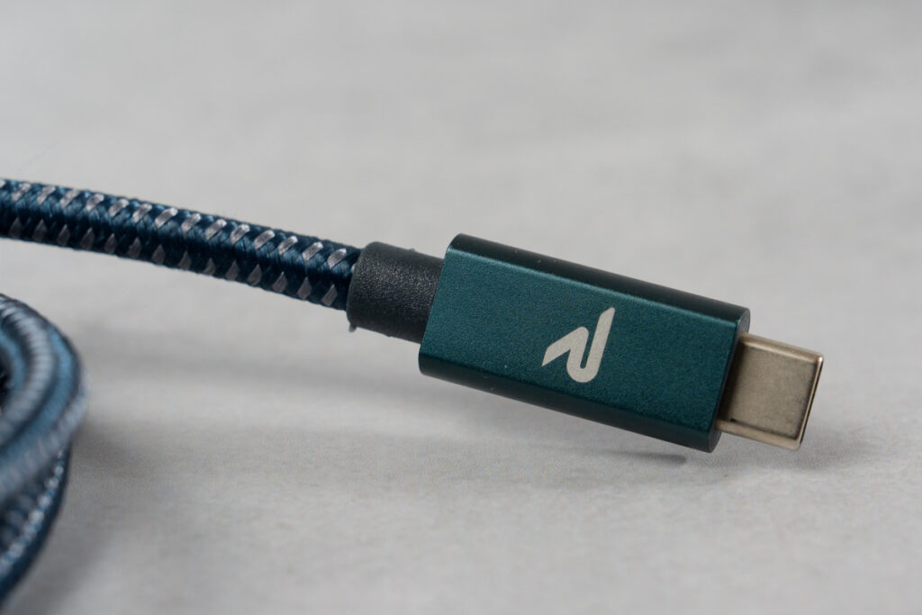 RAMPOW 100W USB-C&USB-C ケーブルのコネクタ部分のアップ