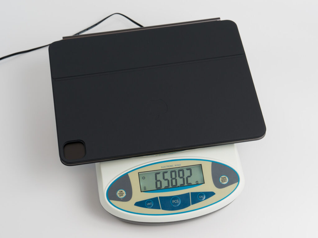 13インチiPad Pro（M4）用Magic Keyboardの重量を計測