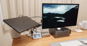 MacBookをクラムシェルモードで使うならSatechiの縦置きスタンドがおすすめ