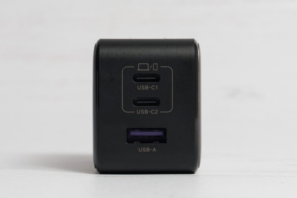 UGREEN Nexode X 100WのUSB-Cポートのアップ