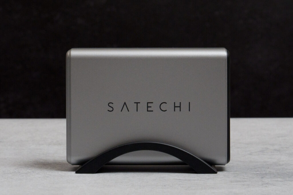 Satechi 165W USB-C 4ポート GaN充電器の外観