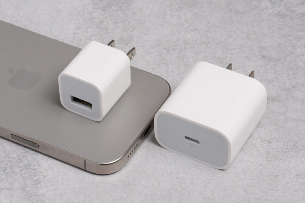 Apple 5W電源アダプタとApple 20W USB-C電源アダプタ