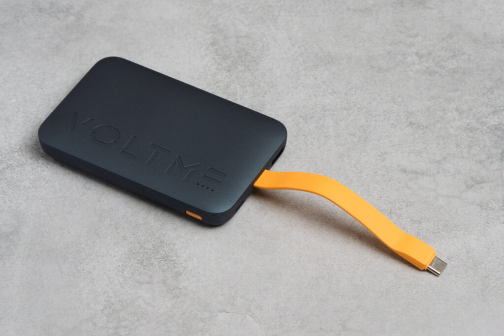 VOLTME Hypercore 10K Sling 22.5W Built-in USB-C Cableの内蔵USB-Cケーブル