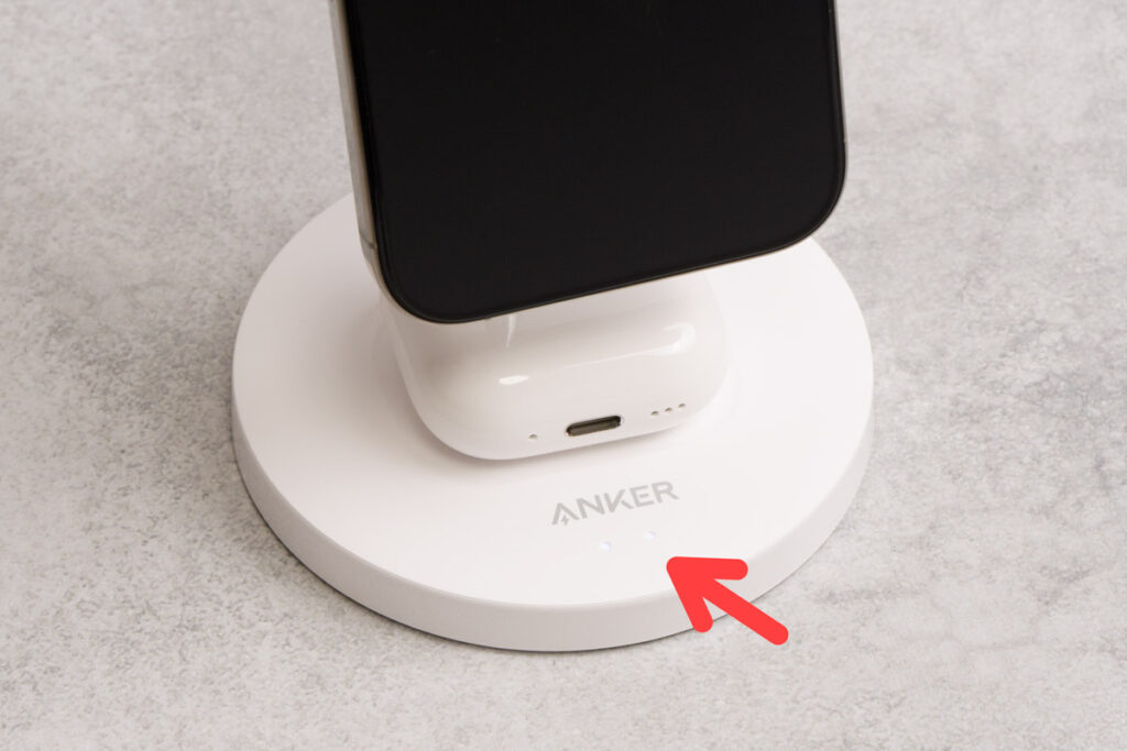 Anker MagGo Wireless Charger (2-in-1, Stand) のLEDランプ