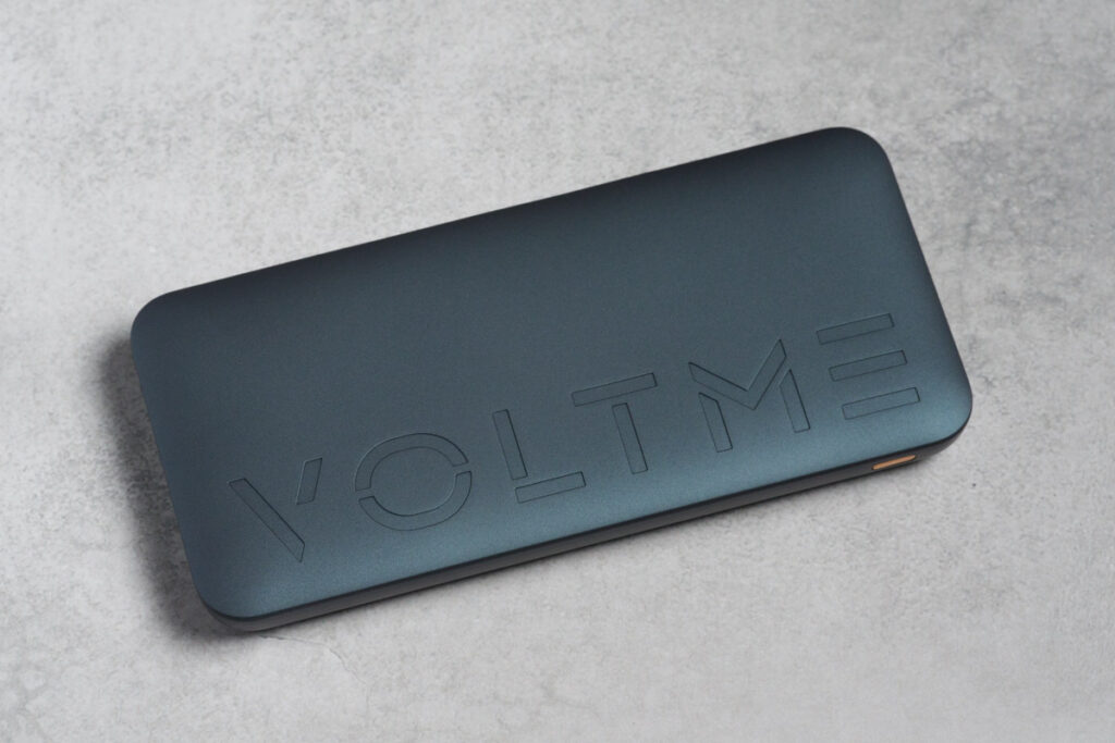 VOLTME 20000mAh薄型モバイルバッテリーの全体の外観