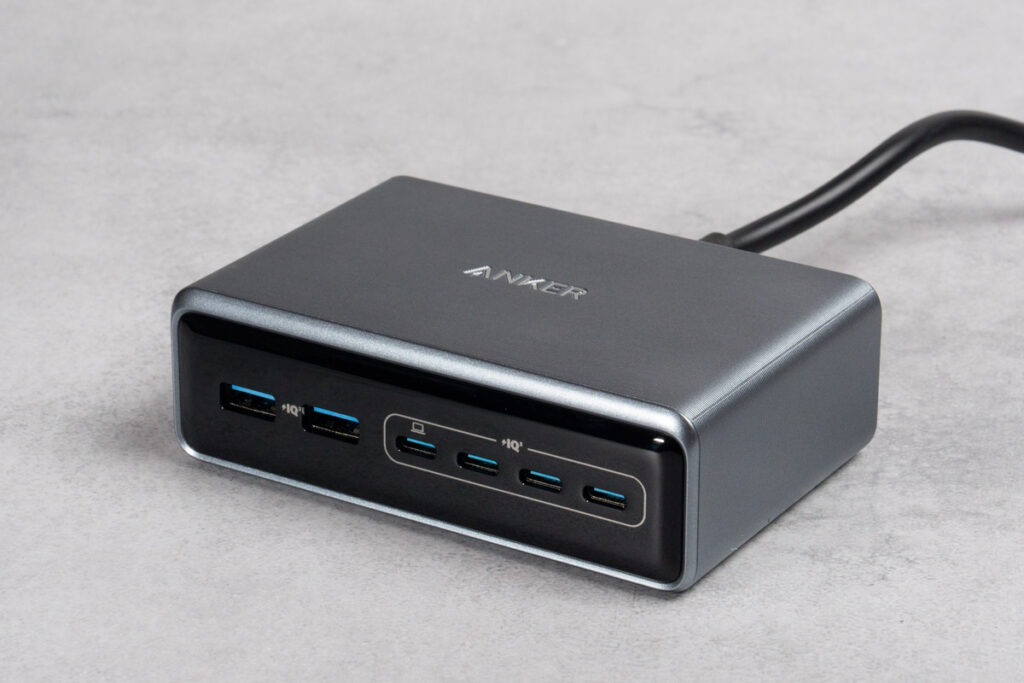 Anker Prime Charger (200W, 6 Ports, GaN)の外観