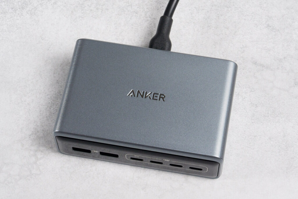 Anker Prime Charger (200W, 6 Ports, GaN)の質感