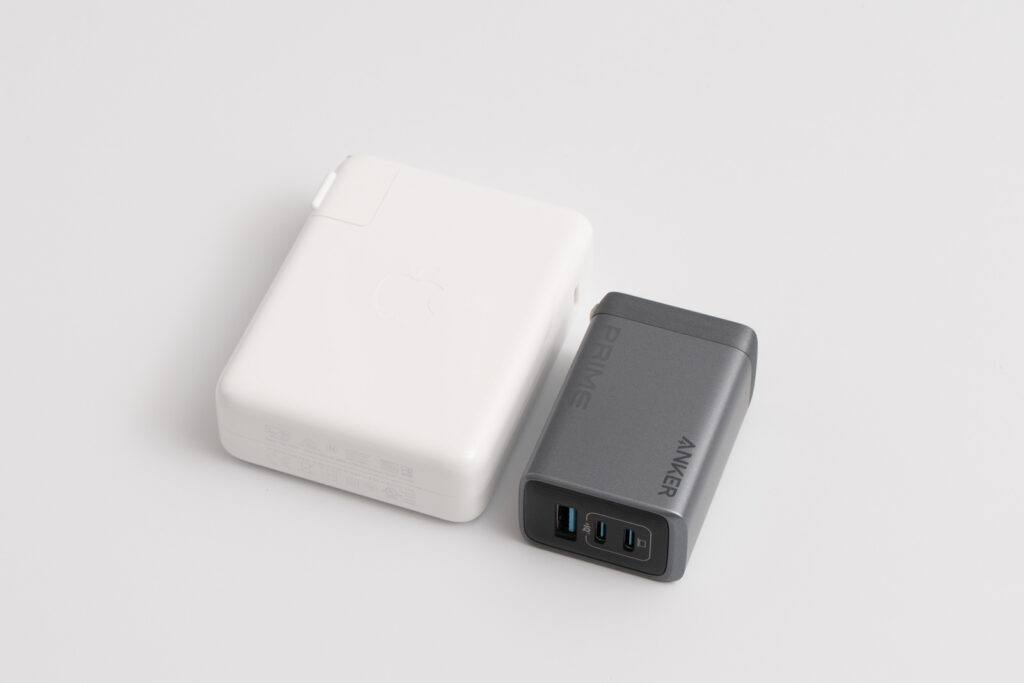 Anker Prime Charger (100W, 3 Ports, GaN)とApple 140W USB-C電源アダプタ