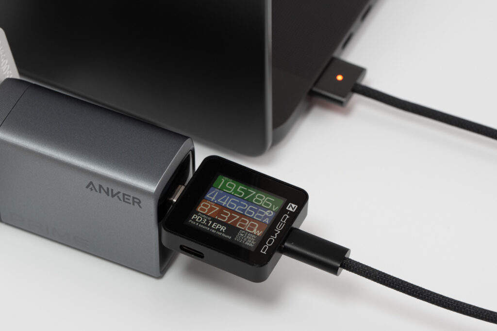 Anker Prime Charger (100W, 3 Ports, GaN)で16インチMacBook Proを充電しているよう時のワット数