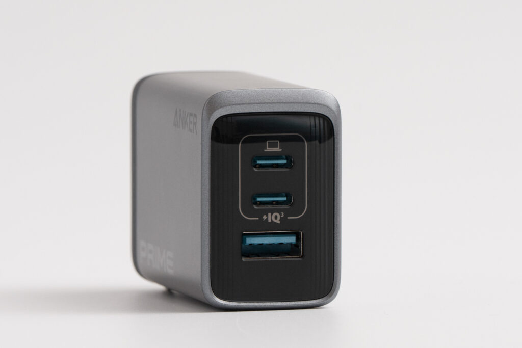 Anker Prime Charger (100W, 3 Ports, GaN)のUSBポートのアップ