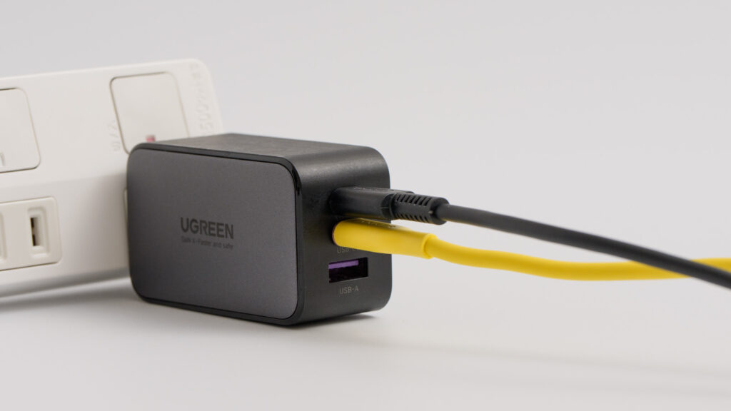 Switch 2におすすめの代用充電器をご紹介!携帯モード・TVモードで必要なワット数は? 電源タップに接続したUGREEN Nexode 65W