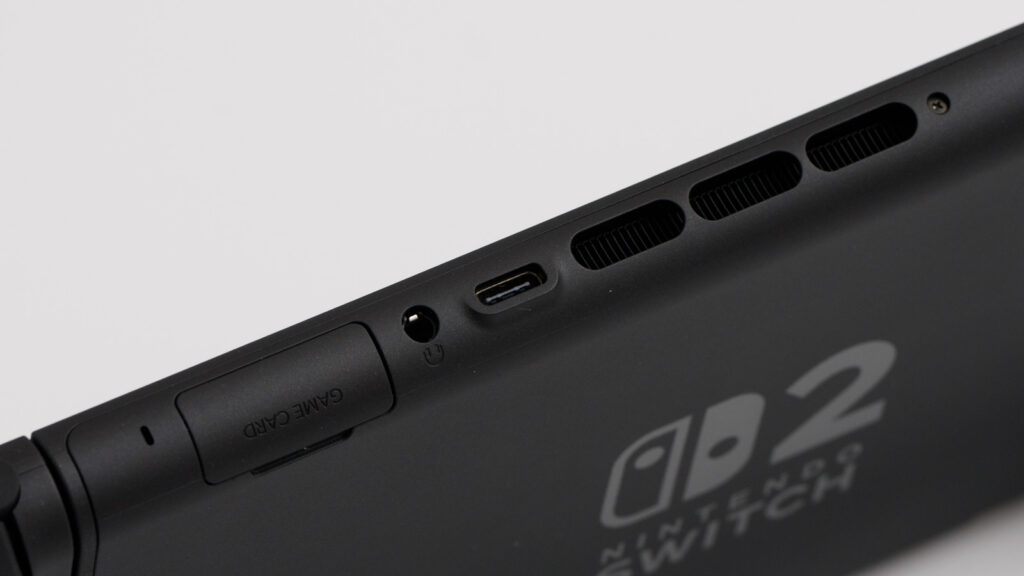 Switch 2におすすめの代用充電器をご紹介!携帯モード・TVモードで必要なワット数は? Switch 2の天面のUSB-Cポート